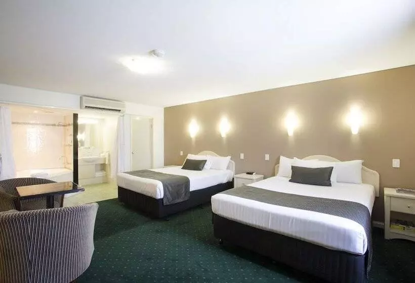 Отель Northbridge