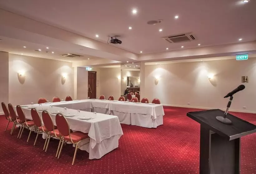 Отель Northbridge