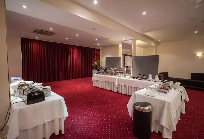 Отель Northbridge