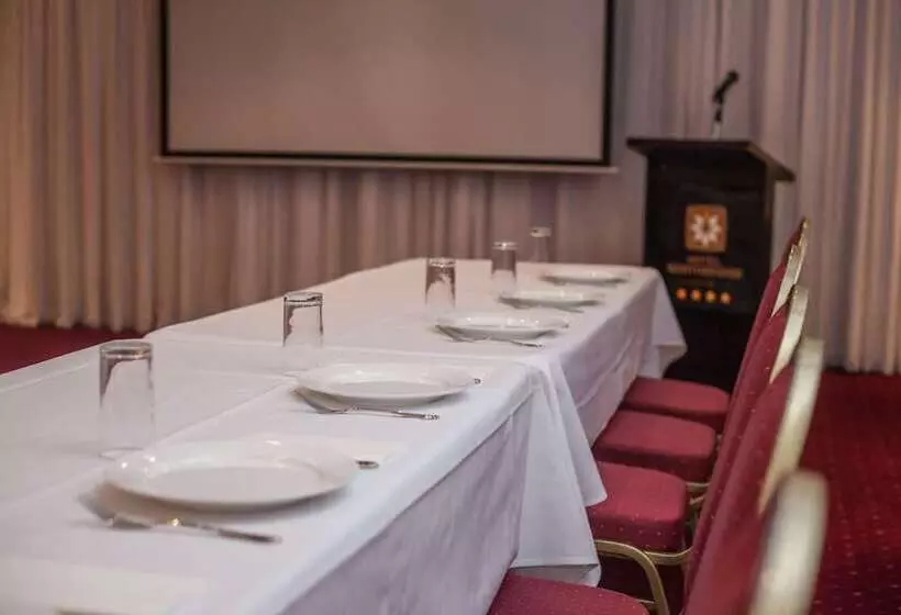 Отель Northbridge