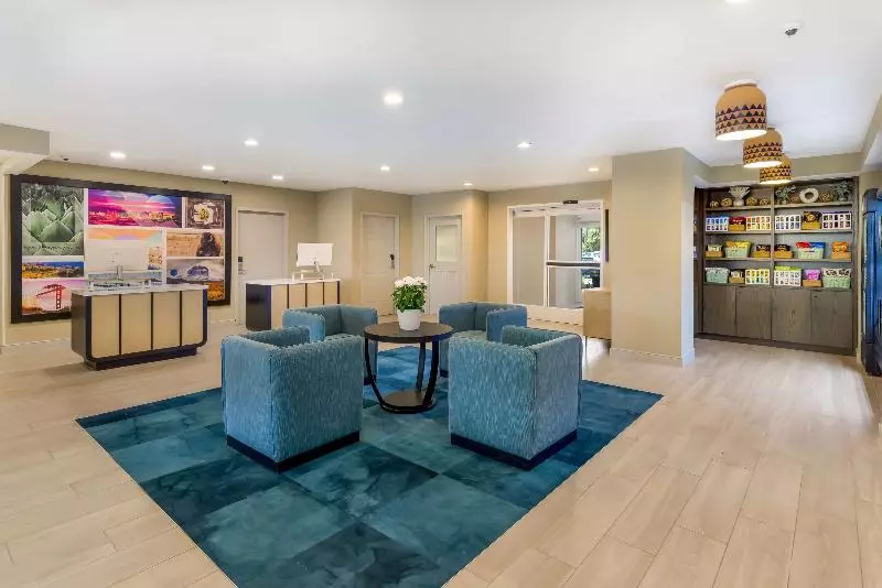 Отель Sonesta Es Suites San Francisco Airport Oyster Point Waterfront