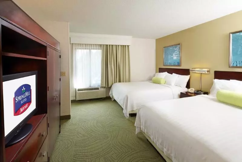 هتل Springhill Suites Des Moines West