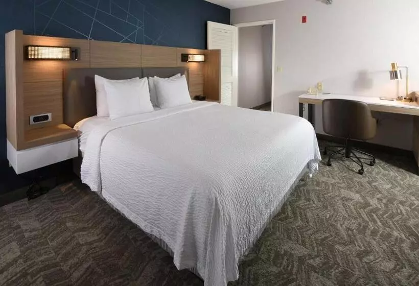 هتل Springhill Suites Des Moines West