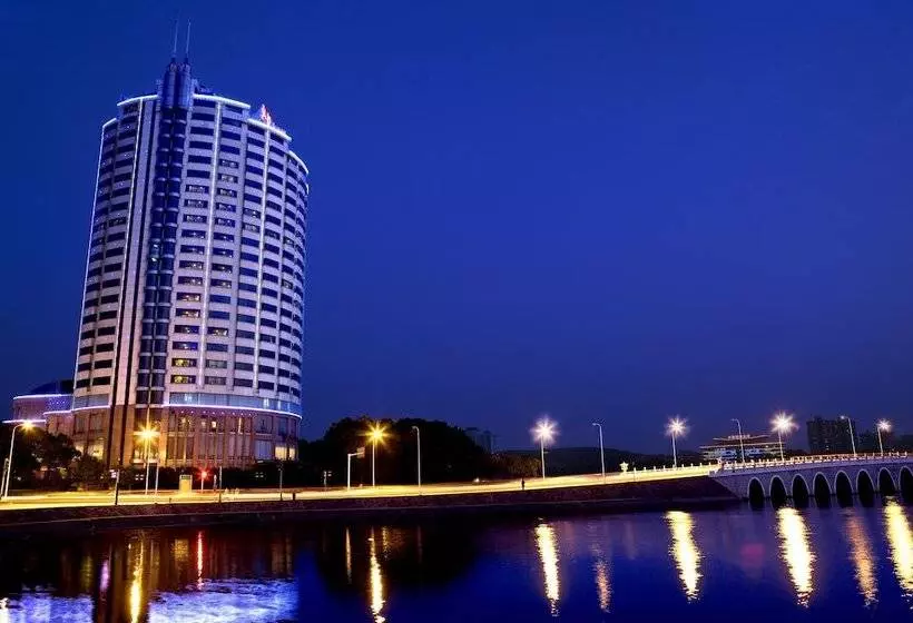 Hongyi Hotel Wuhan University