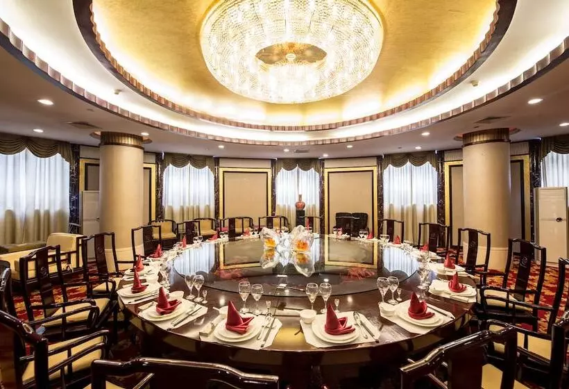 Hongyi Hotel Wuhan University