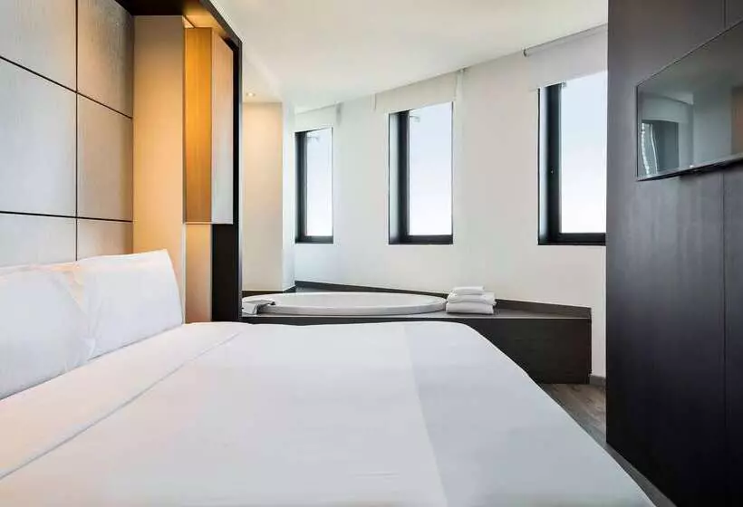 Отель Barcelona Condal Mar Affiliated By Meliá