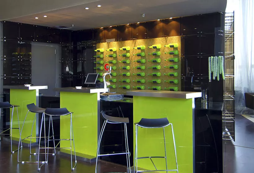 Отель Barcelona Condal Mar Affiliated By Meliá