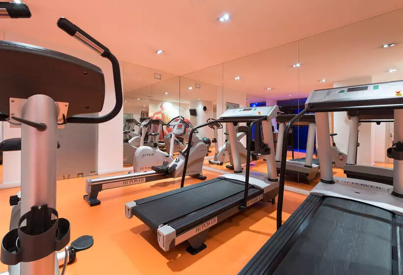 Отель Barcelona Condal Mar Affiliated By Meliá