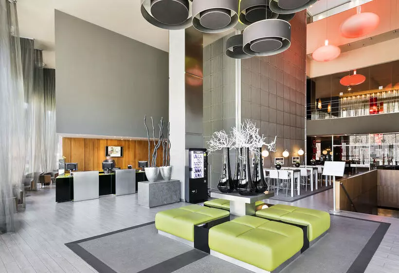 Отель Barcelona Condal Mar Affiliated By Meliá