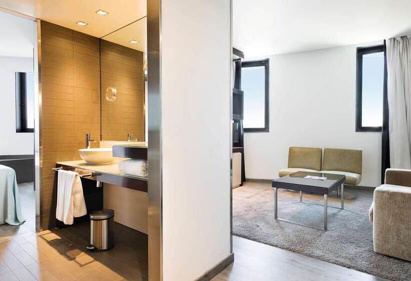 Отель Barcelona Condal Mar Affiliated By Meliá