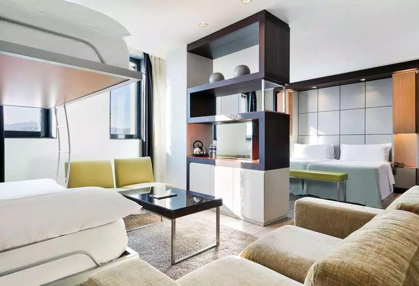 Отель Barcelona Condal Mar Affiliated By Meliá