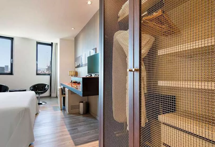 Отель Barcelona Condal Mar Affiliated By Meliá