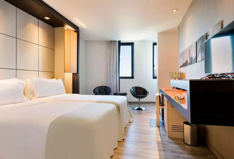 Отель Barcelona Condal Mar Affiliated By Meliá