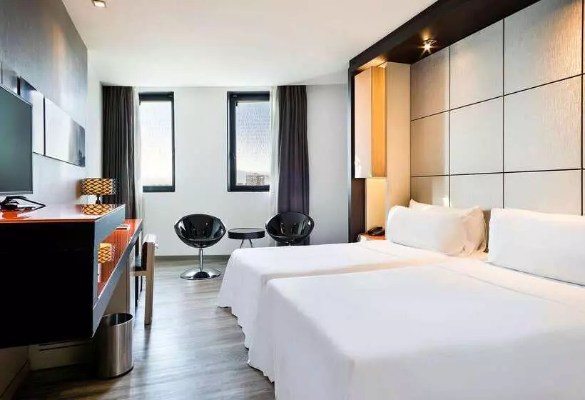 Отель Barcelona Condal Mar Affiliated By Meliá