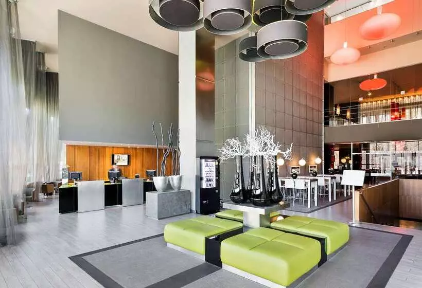 Отель Barcelona Condal Mar Affiliated By Meliá