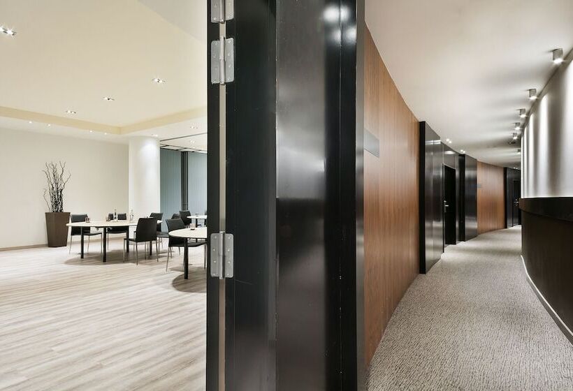 Отель Barcelona Condal Mar Affiliated By Meliá