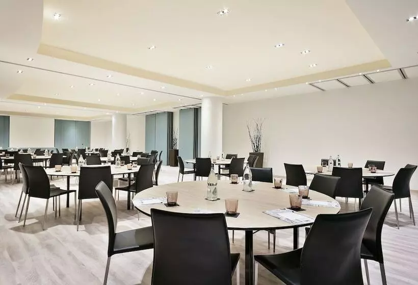 Отель Barcelona Condal Mar Affiliated By Meliá