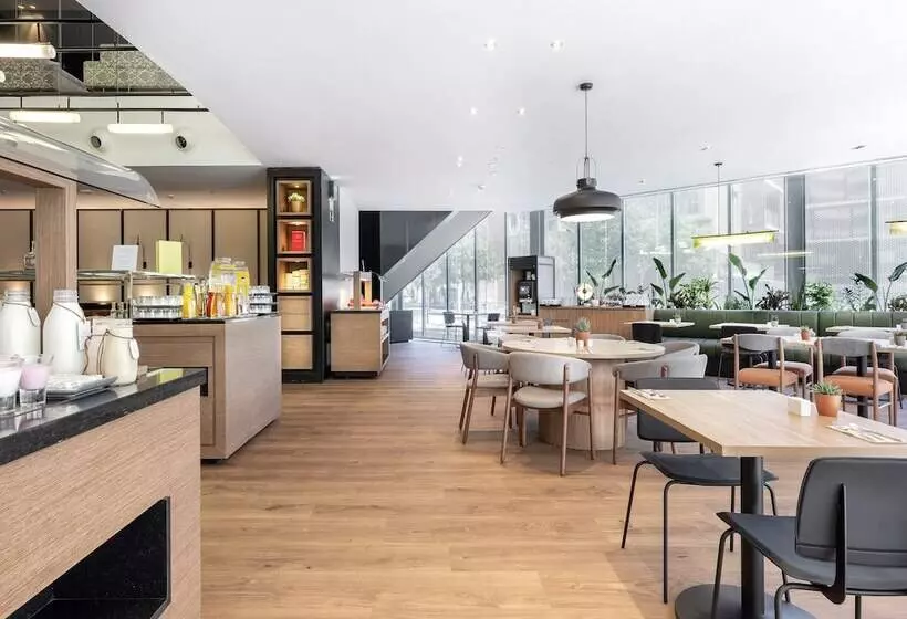 Отель Barcelona Condal Mar Affiliated By Meliá