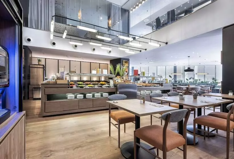 Отель Barcelona Condal Mar Affiliated By Meliá