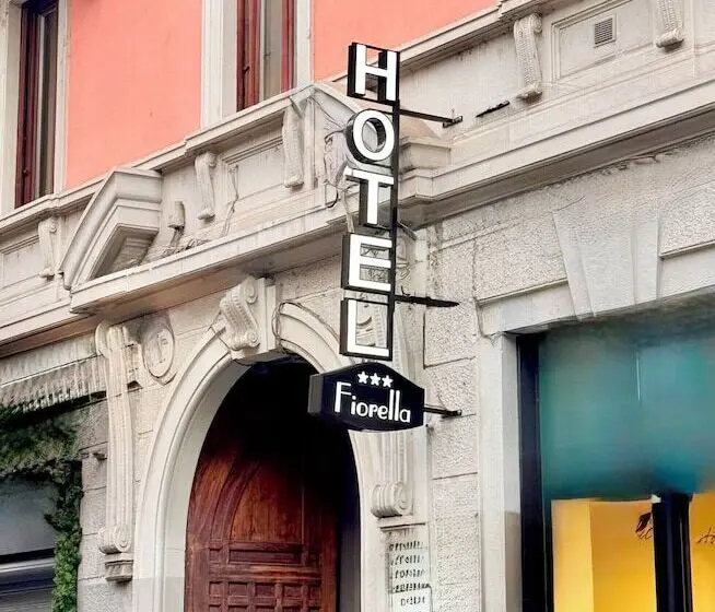 هتل Fiorella Milano