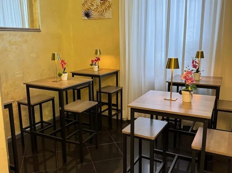هتل Fiorella Milano
