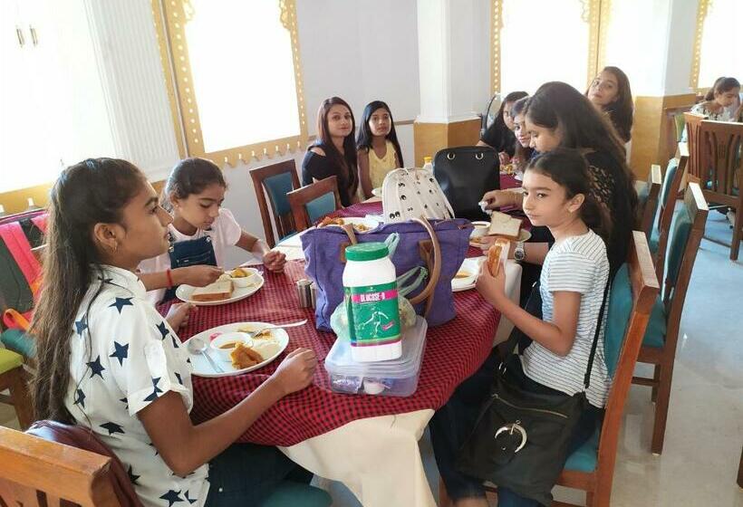 Отель Heritage Inn