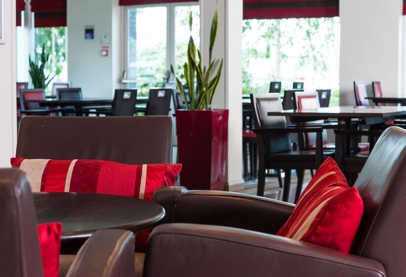 فندق Holiday Inn Express Leeds City Centre, An Ihg