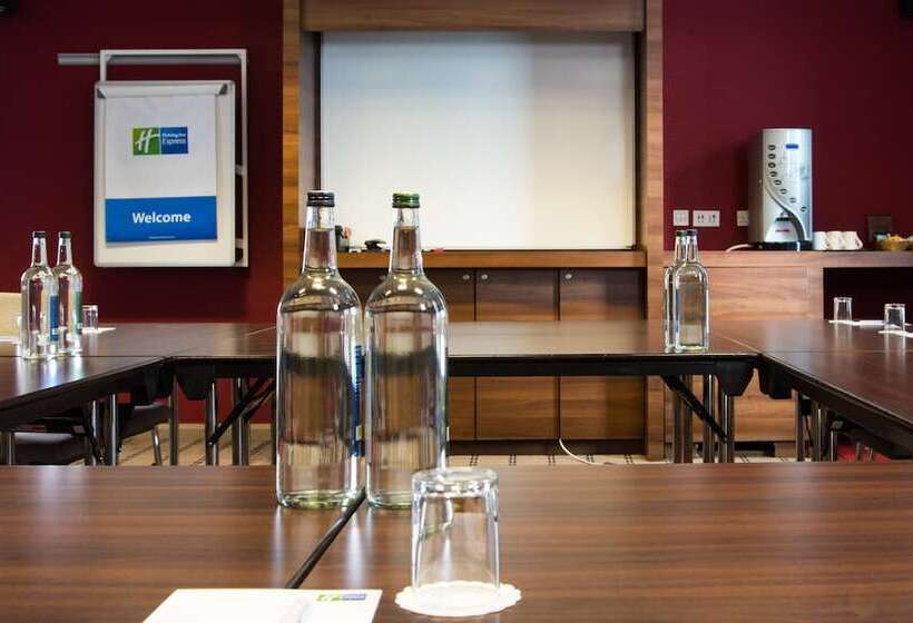 فندق Holiday Inn Express Leeds City Centre, An Ihg