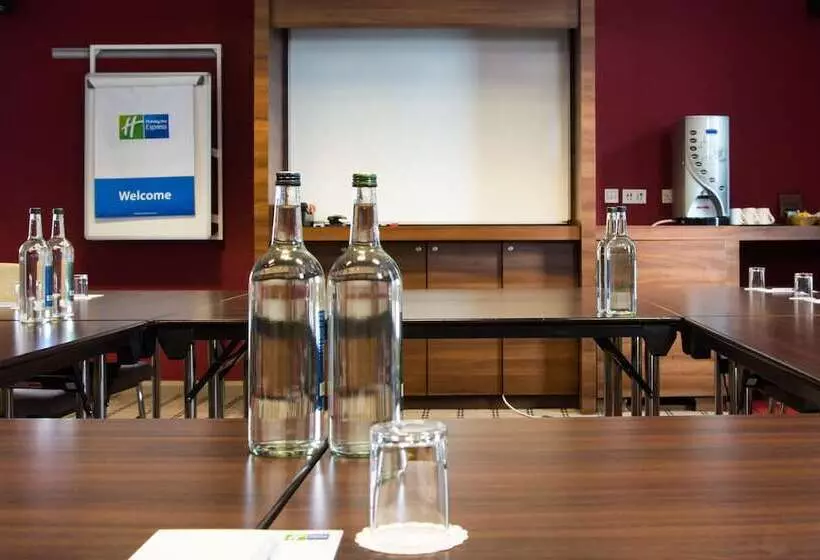 בית מלון כפרי Holiday Inn Express Leeds City Centre, An Ihg