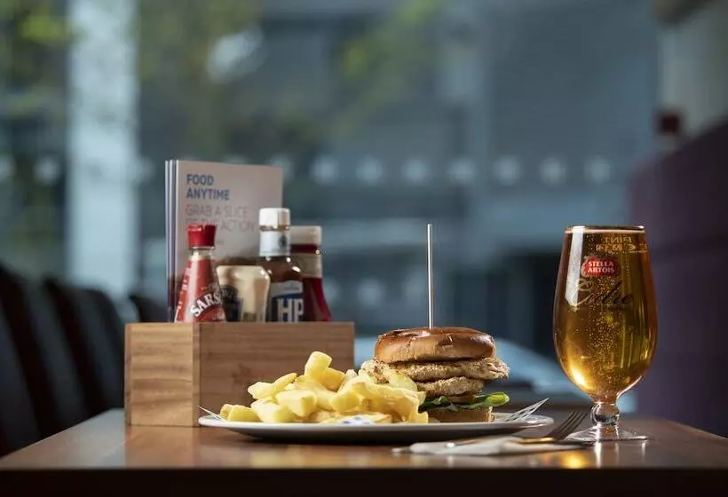 בית מלון כפרי Holiday Inn Express Leeds City Centre, An Ihg