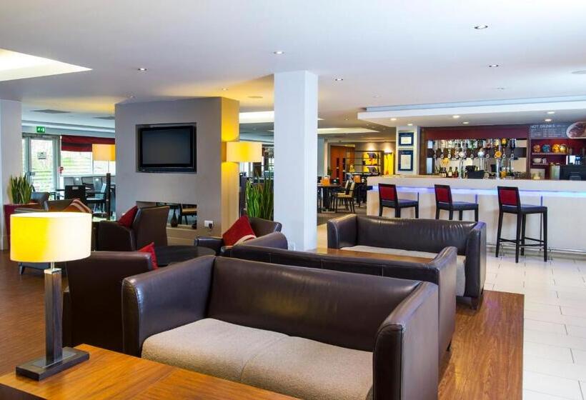 ホテル Holiday Inn Express Northampton South, An Ihg