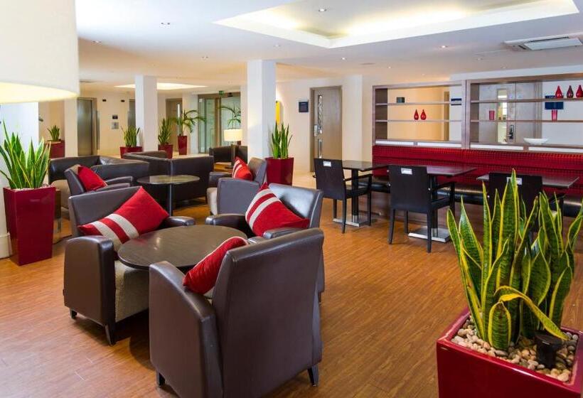 ホテル Holiday Inn Express Northampton South, An Ihg