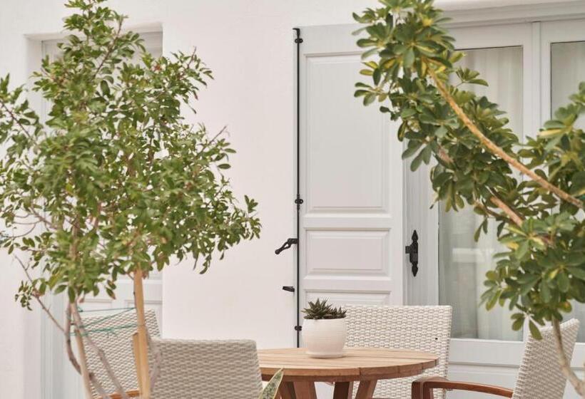 בית מלון כפרי Makris Beach