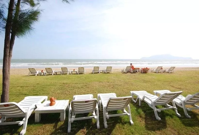 Отель The Privacy Beach Resort & Spa