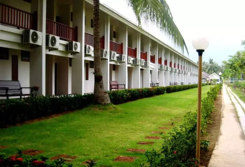 Отель The Privacy Beach Resort & Spa