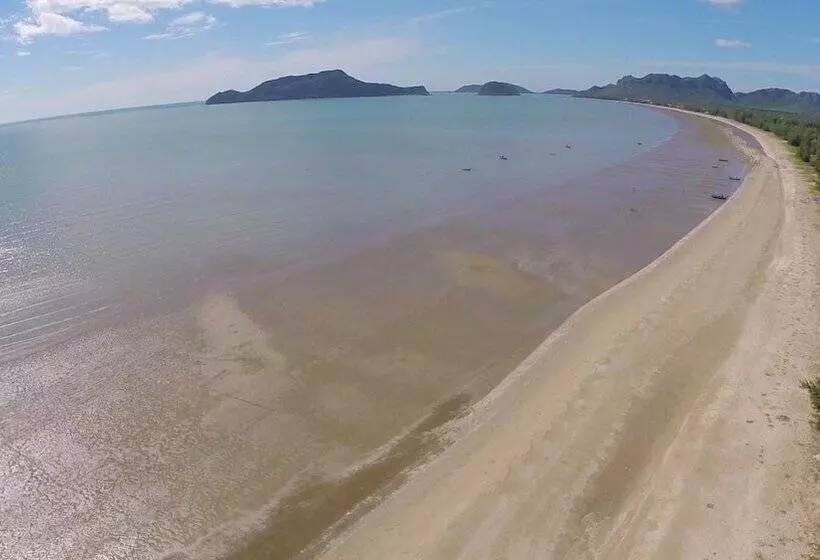 Отель The Privacy Beach Resort & Spa