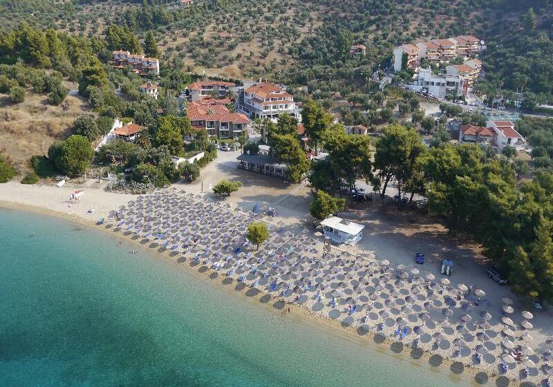Resort Lagomandra Beach