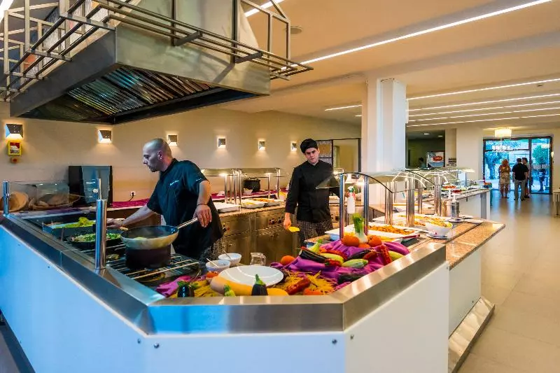 Resort Lagomandra Beach