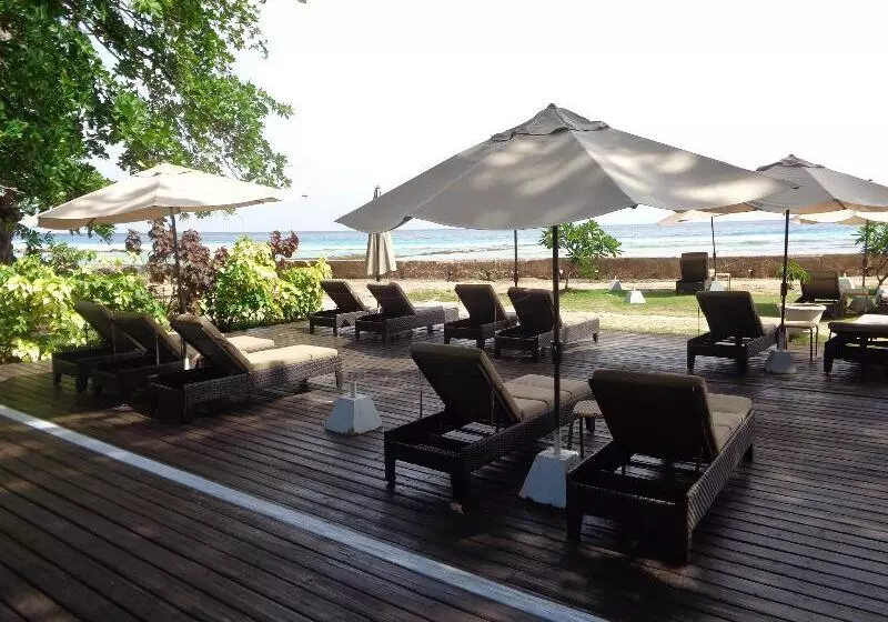 Отель Savannah Beach Club