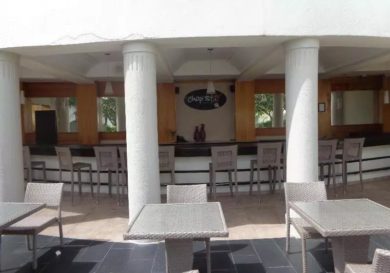 Отель Savannah Beach Club