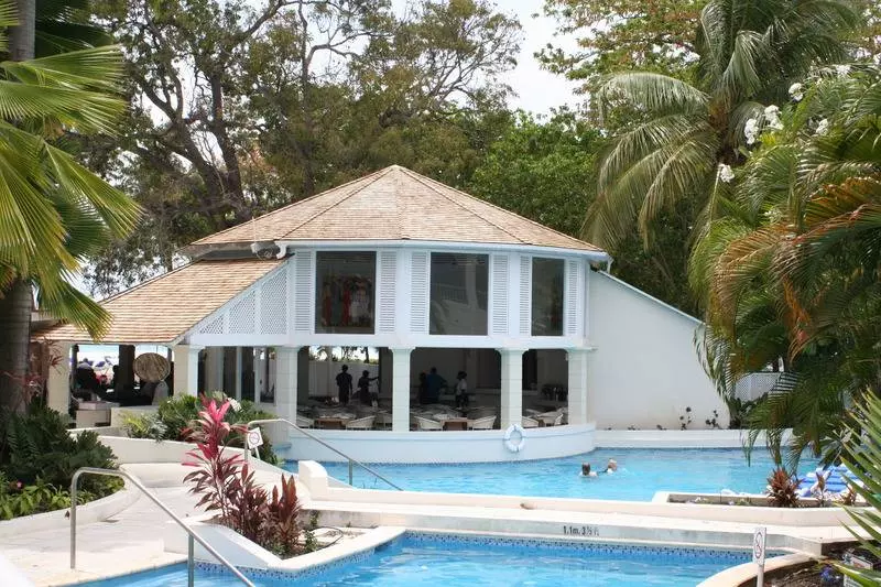 Отель Savannah Beach Club