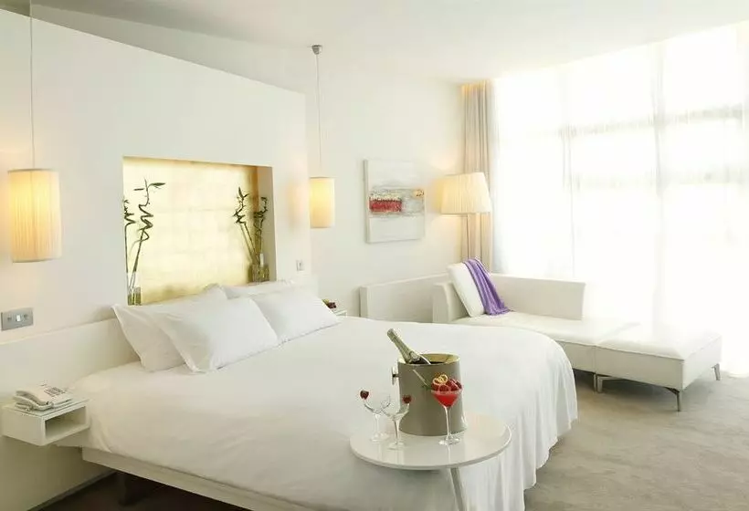 Отель The Beacon