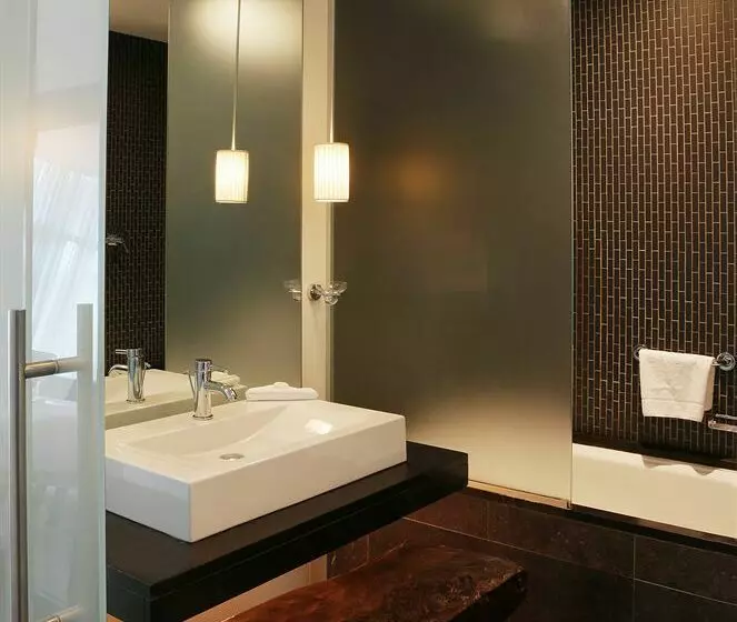 Отель The Beacon