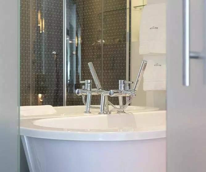 Отель The Beacon