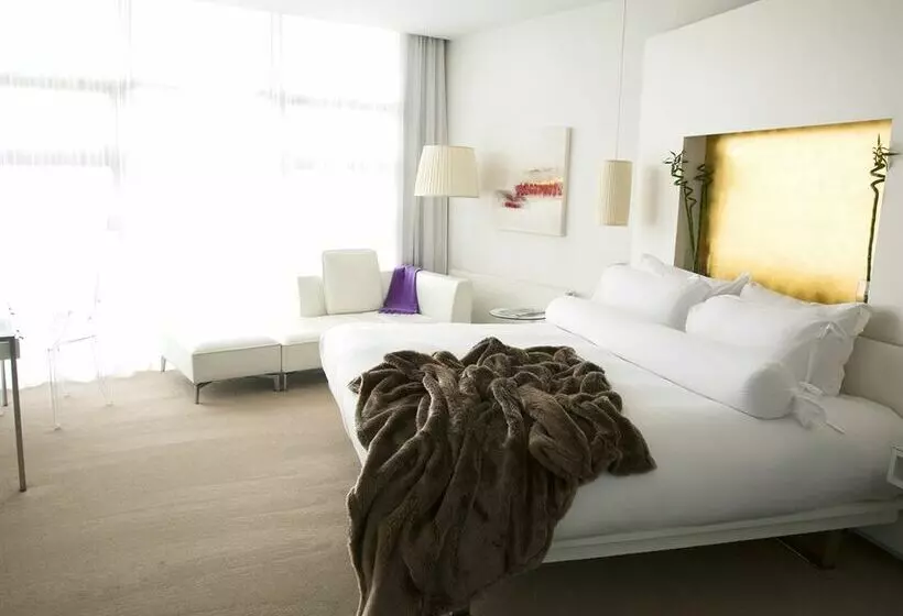 Отель The Beacon