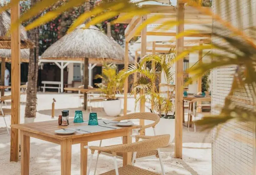 Veranda Grand Baie Hotel & Spa