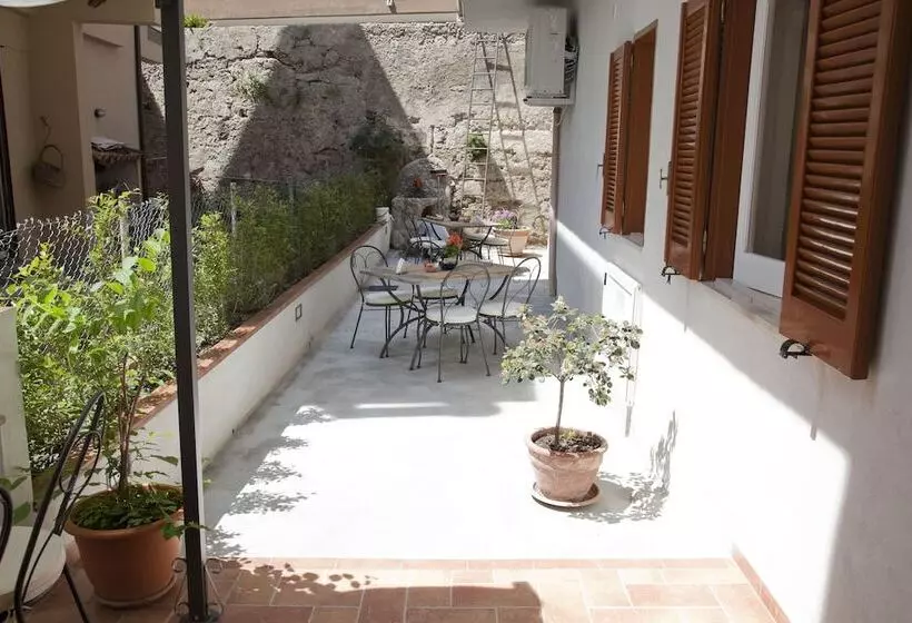تختخواب و صبحانه Donna Rosa Accommodation