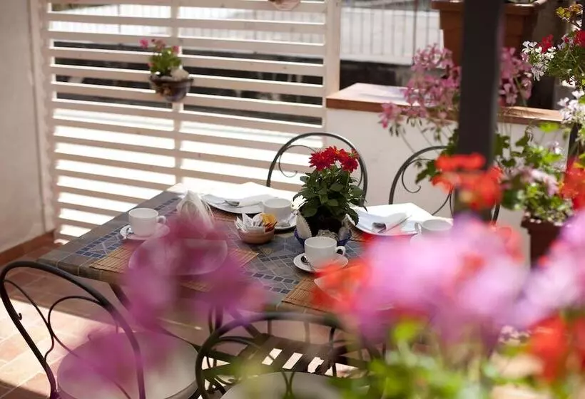 تختخواب و صبحانه Donna Rosa Accommodation