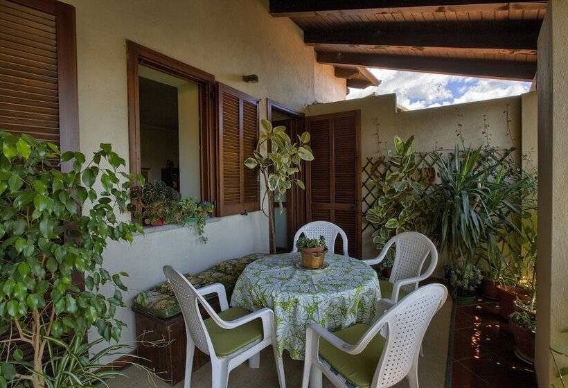 تختخواب و صبحانه La Rampichina