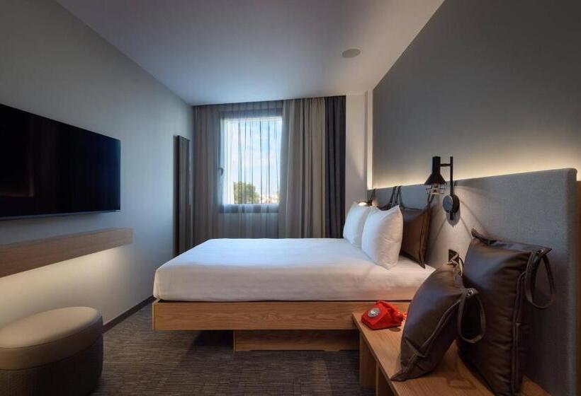 Hotel Moxy Lisbon City